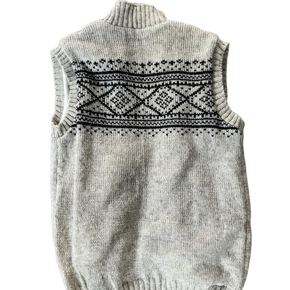 Lost Horizons Wool lined Sweater vest - Picture 3 of 10